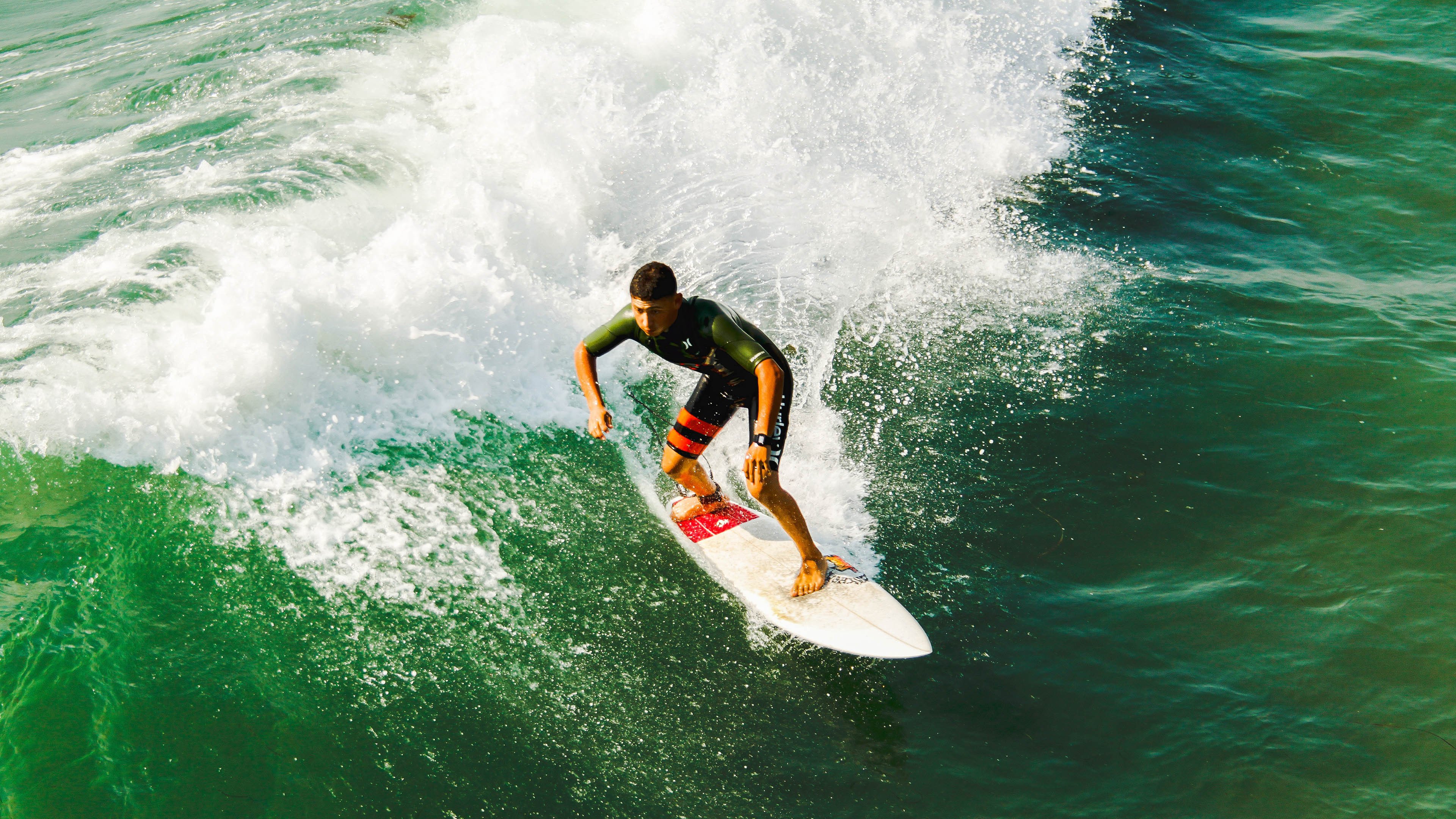 AC MILANSPORTS-仰泳技术差距小 中国选手经验稍逊，仰泳示范